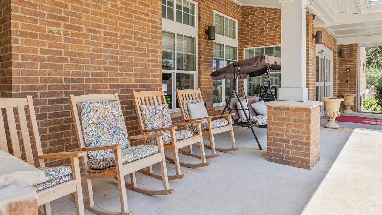 The outdoor patio at The Oaks